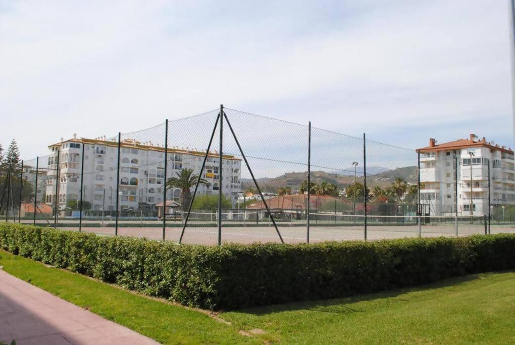 Piscina Y Playa En Laguna Torrox Malaga