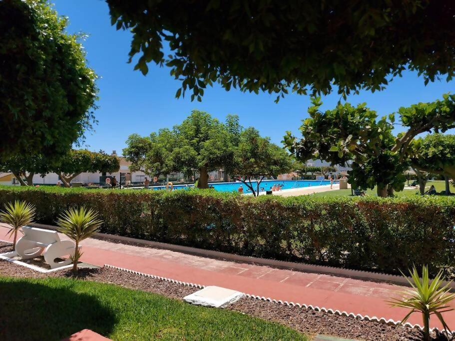Piscina Y Playa En Laguna Torrox Apartament
